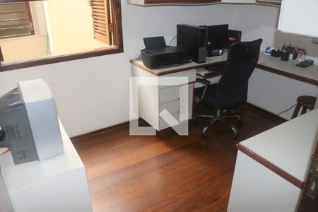 Casa para alugar com 281m², 4 quartos e 2 vagasEscritório
