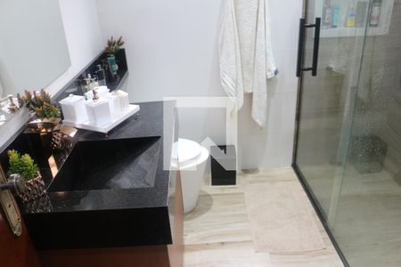 Casa para alugar com 281m², 4 quartos e 2 vagasBanheiro 1