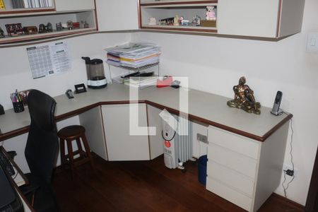 Casa para alugar com 281m², 4 quartos e 2 vagasEscritório