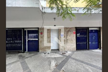 Apartamento à venda com 71m², 2 quartos e sem vagaFachada + Plaquinha
