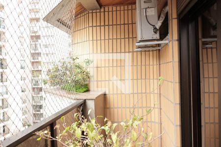 Apartamento à venda com 154m², 3 quartos e 2 vagasVaranda da Suíte 1