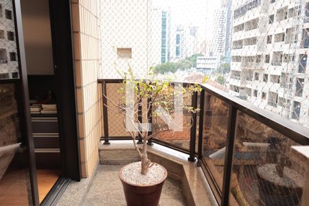 Apartamento à venda com 154m², 3 quartos e 2 vagasVaranda da Suíte 1