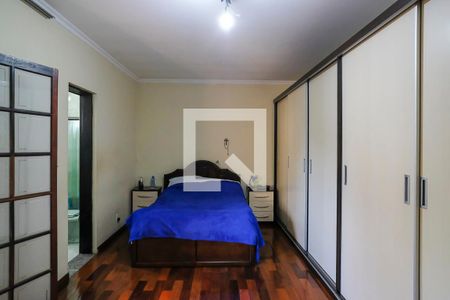 Casa à venda com 180m², 3 quartos e 3 vagasSuíte