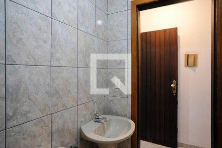 Casa à venda com 180m², 3 quartos e 3 vagasBanheiro área de serviço