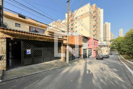 Casa à venda com 180m², 3 quartos e 3 vagasFachada + plaquinha