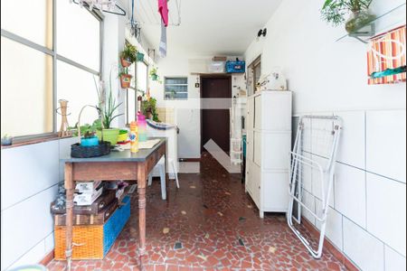 Casa à venda com 180m², 3 quartos e 4 vagas