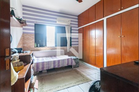 Casa à venda com 180m², 3 quartos e 4 vagas