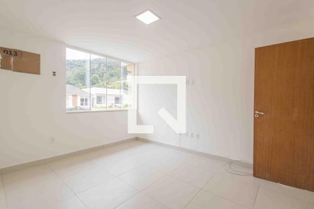 Casa de condomínio à venda com 160m², 2 quartos e 2 vagasQuarto