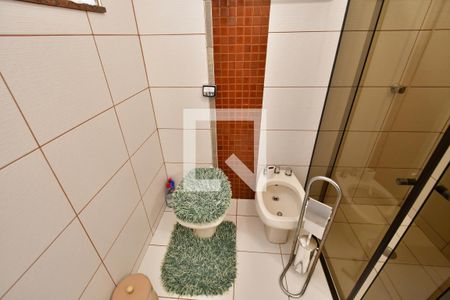 Casa à venda com 1090m², 3 quartos e 4 vagasBanheiro do Salão Festa