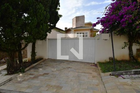 Casa à venda com 1090m², 3 quartos e 4 vagasFachada