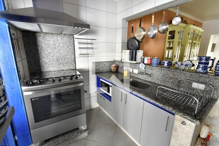 Casa à venda com 1090m², 3 quartos e 4 vagasCozinha do Salão Festa