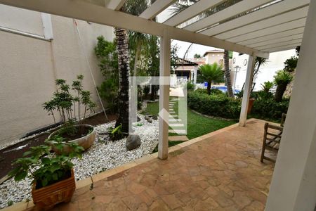 Sala 3 - Vista de casa à venda com 3 quartos, 1090m² em Parque Taquaral, Campinas