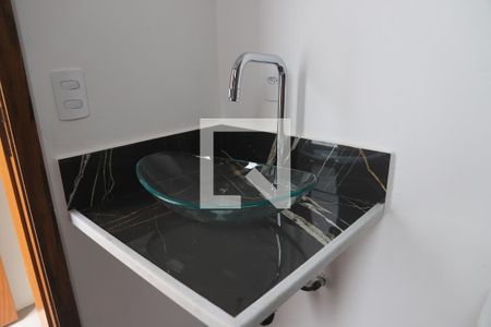 Casa à venda com 160m², 3 quartos e 2 vagasBanheiro