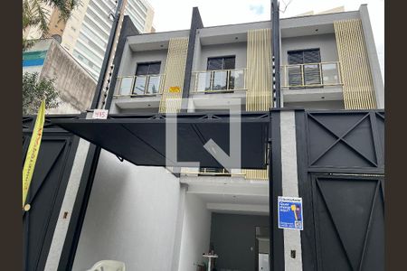 Casa à venda com 160m², 3 quartos e 2 vagasFachada