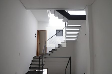 Casa à venda com 160m², 3 quartos e 2 vagasEscada