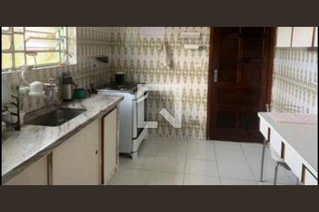 Casa à venda com 3 quartos, 250m² em Parque Sao Domingos, São Paulo