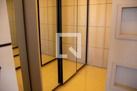Apartamento para alugar com 134m², 2 quartos e 2 vagas Apartamento para alugar com 134m², 2 quartos e 2 vagasCloset da Suíte 2