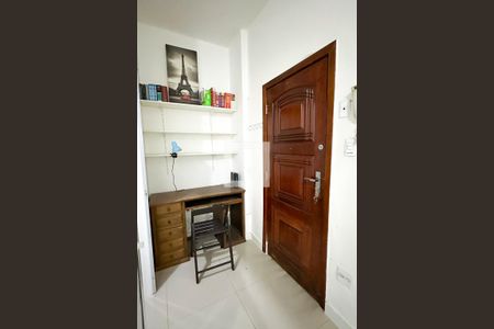 Studio para alugar com 34m², 1 quarto e sem vaga Studio para alugar com 34m², 1 quarto e sem vagaCorredor