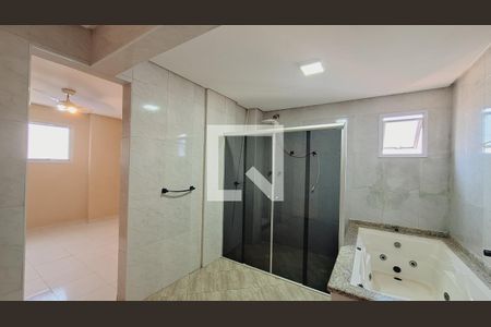 Apartamento para alugar com 293m², 3 quartos e 2 vagasBanheiro suíte 1