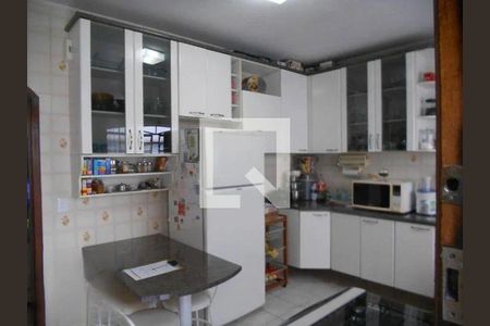 Casa à venda com 130m², 3 quartos e 2 vagas