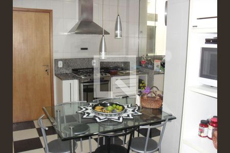 Apartamento à venda com 220m², 4 quartos e 4 vagas