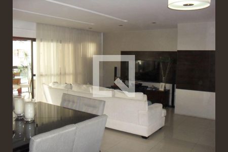 Apartamento à venda com 220m², 4 quartos e 4 vagas