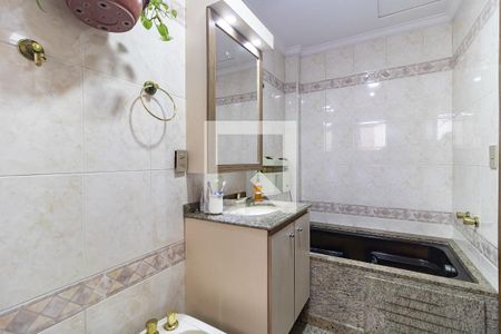 Apartamento à venda com 123m², 3 quartos e 3 vagasBanheiro da Suíte