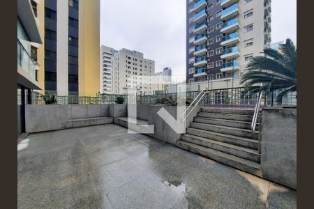 Studio para alugar com 34m², 1 quarto e 1 vaga Studio para alugar com 34m², 1 quarto e 1 vagaÁrea comum - Piscina