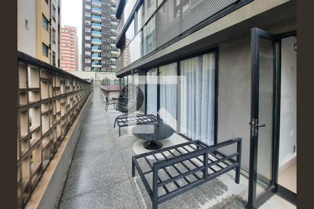 Studio para alugar com 34m², 1 quarto e 1 vaga Studio para alugar com 34m², 1 quarto e 1 vagaÁrea comum - Piscina