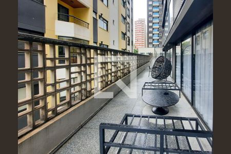 Studio para alugar com 34m², 1 quarto e 1 vaga Studio para alugar com 34m², 1 quarto e 1 vagaÁrea comum - Piscina