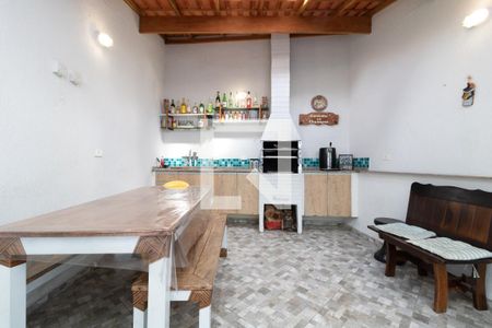 Casa à venda com 185m², 3 quartos e 2 vagasChurrasqueira