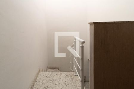 Casa à venda com 185m², 3 quartos e 2 vagasEscada