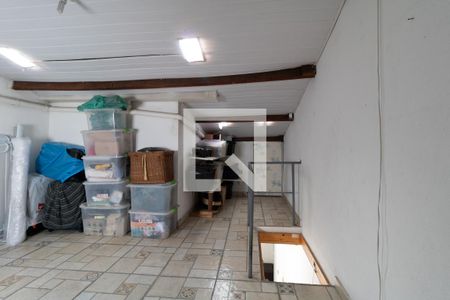 Casa à venda com 185m², 3 quartos e 2 vagasSótão