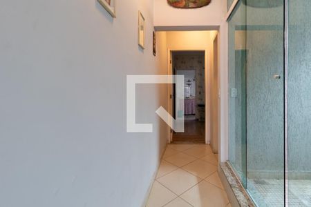 Casa à venda com 185m², 3 quartos e 2 vagasCorredor