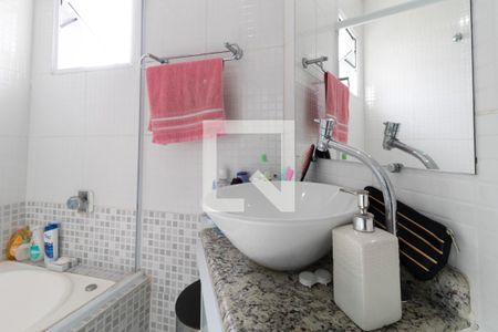 Casa à venda com 185m², 3 quartos e 2 vagasBanheiro 1