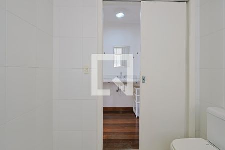 Apartamento à venda com 600m², 4 quartos e 4 vagas Apartamento à venda com 600m², 4 quartos e 4 vagasBanheiro das Suítes 1 e 2