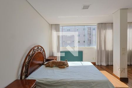Apartamento à venda com 600m², 4 quartos e 4 vagas Apartamento à venda com 600m², 4 quartos e 4 vagasSuíte 3