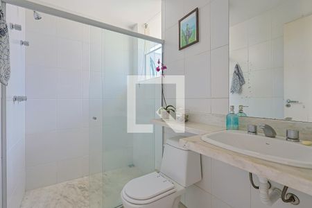 Apartamento à venda com 600m², 4 quartos e 4 vagas Apartamento à venda com 600m², 4 quartos e 4 vagasBanheiro