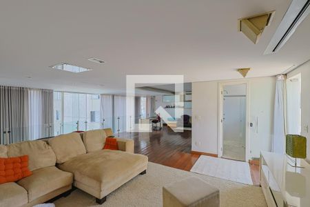Apartamento à venda com 600m², 4 quartos e 4 vagas Apartamento à venda com 600m², 4 quartos e 4 vagasSala da cobertura
