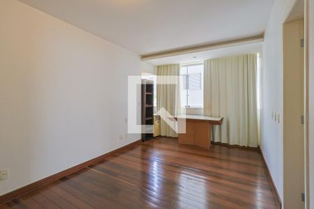Apartamento à venda com 600m², 4 quartos e 4 vagas Apartamento à venda com 600m², 4 quartos e 4 vagasSuíte 1