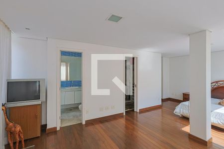 Apartamento à venda com 600m², 4 quartos e 4 vagas Apartamento à venda com 600m², 4 quartos e 4 vagasSuíte 3