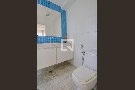 Apartamento à venda com 600m², 4 quartos e 4 vagas Apartamento à venda com 600m², 4 quartos e 4 vagasBanheiro da Suíte 3