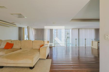 Apartamento à venda com 600m², 4 quartos e 4 vagas Apartamento à venda com 600m², 4 quartos e 4 vagasSala da cobertura