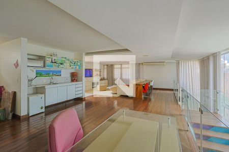 Apartamento à venda com 600m², 4 quartos e 4 vagas Apartamento à venda com 600m², 4 quartos e 4 vagasSala da cobertura