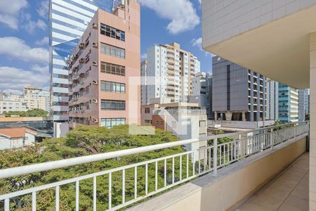 Apartamento à venda com 600m², 4 quartos e 4 vagas Apartamento à venda com 600m², 4 quartos e 4 vagasCobertura