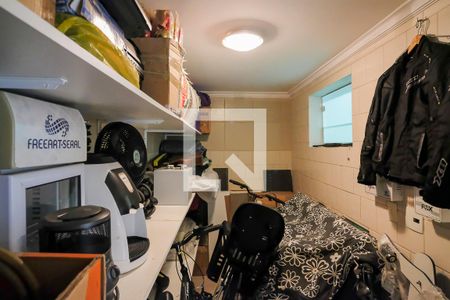 Casa à venda com 380m², 5 quartos e 6 vagasQuarto de serviço