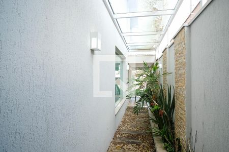 Casa à venda com 380m², 5 quartos e 6 vagasCorredor entrada