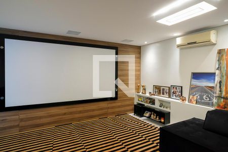 Casa à venda com 380m², 5 quartos e 6 vagasSala de TV