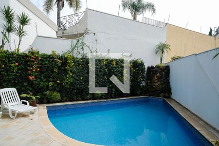 Casa à venda com 380m², 5 quartos e 6 vagasPiscina