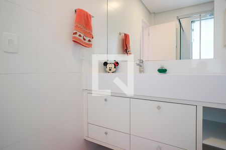 Casa à venda com 380m², 5 quartos e 6 vagasBanheiro da suíte 2